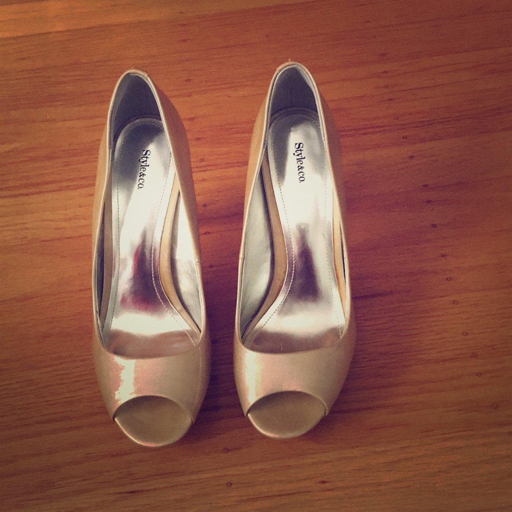 Nude shoes